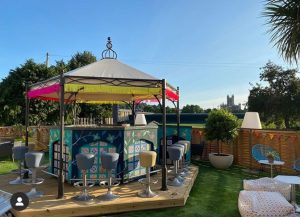 Outdoor bar, The bird in Bath